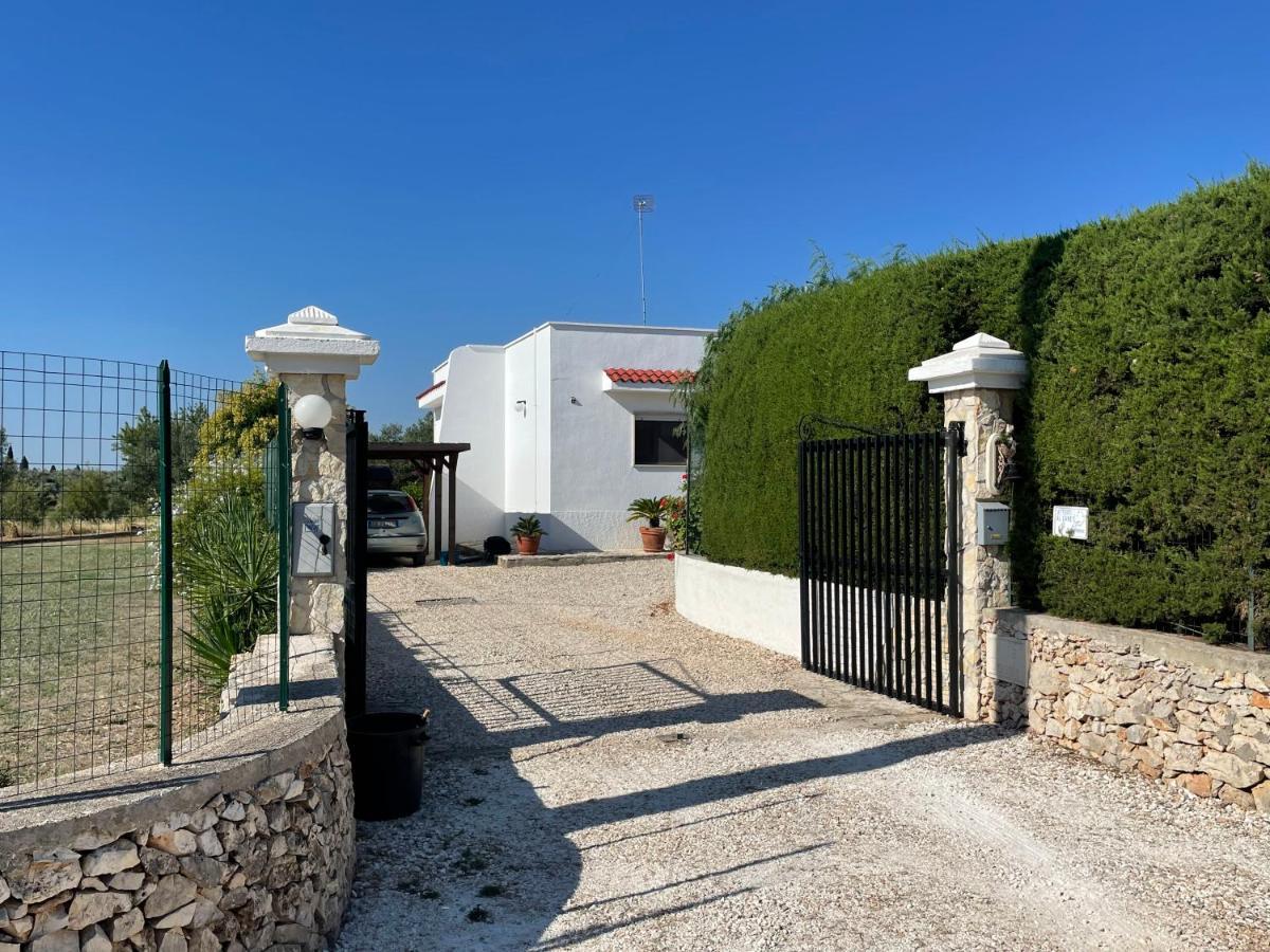 Villa Connie Serranova Exterior photo